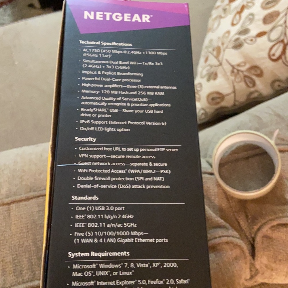 Nighthawk AC 1750 Smart WIFI Router - Picture 6 of 8